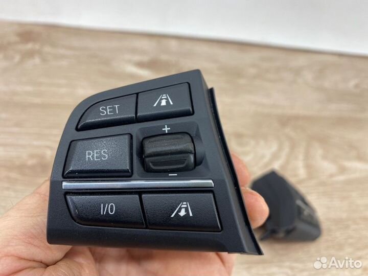 Кнопки на руль Bmw 5 F10 N63B44 2011