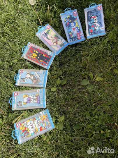 Чехол серии Kaws на iPhone