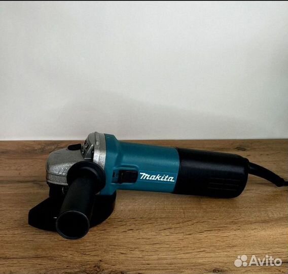 Болгарка Makita 9558HN