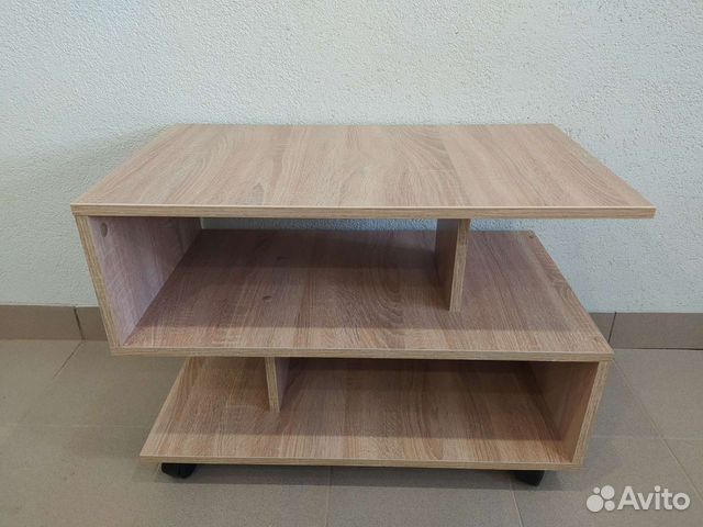 Журнальный столик на колесах