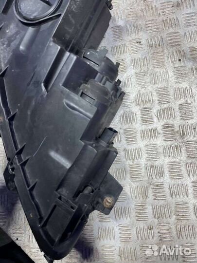 Фара передняя левая Volkswagen Passat USA 2013