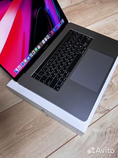 Кастомный, 2021, MacBook PRO 16 с 32GB и 1TB SSD