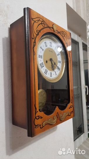 Настенные часы Янтарь