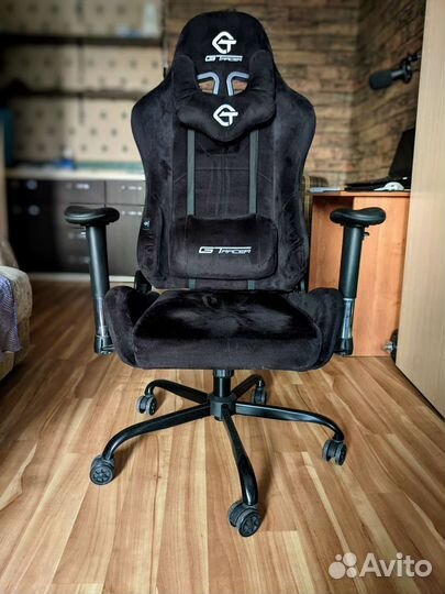 Игровое кресло GT Racer