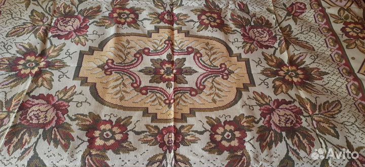 Покрывало на кровать новое. Размер 200150см