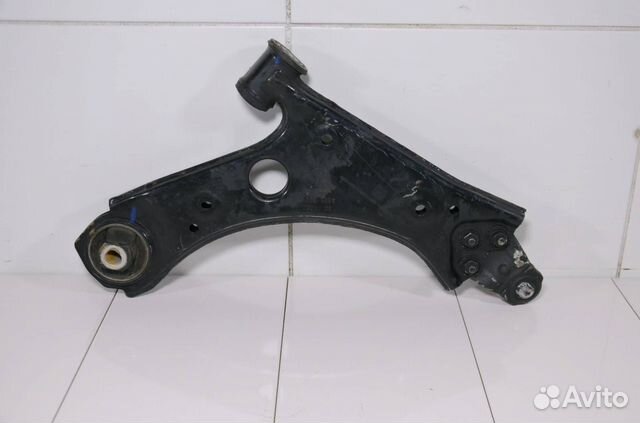 Рычаг нижний передний правый Jeep Renegade BU/BV