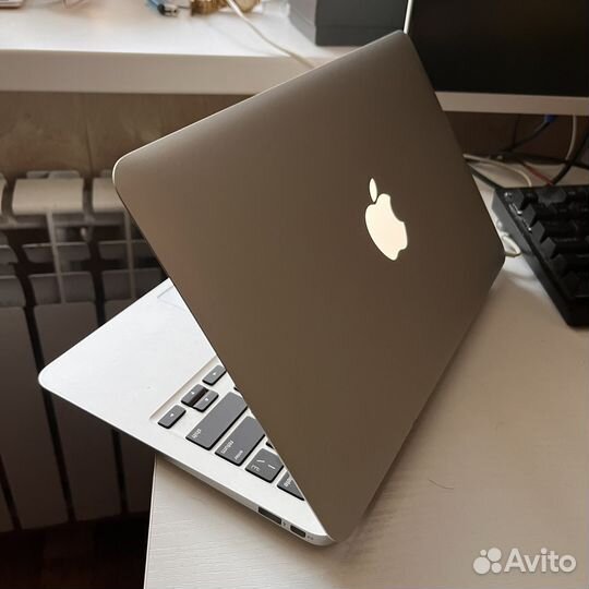 Apple MacBook Air 11.6