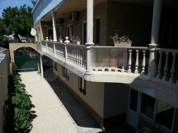 Комната 18 м² в 5-к., 2/2 эт.