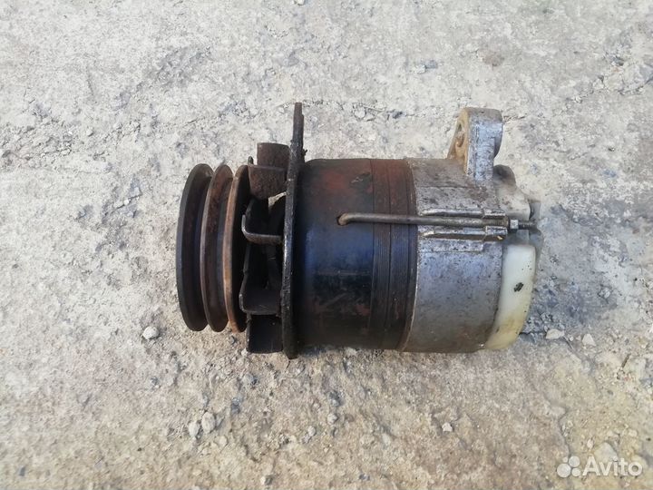 Генератор для трактора т40