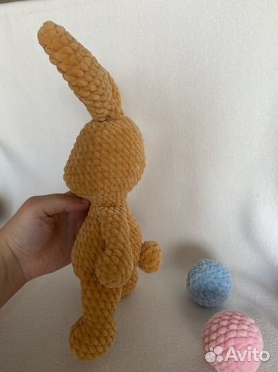 Вязанные игрушки зайка