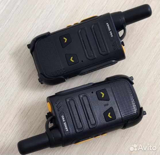 Рация-радиостанция с гарнитурой-наушником