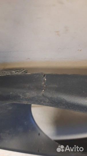 Рамка противотуманной фары левой