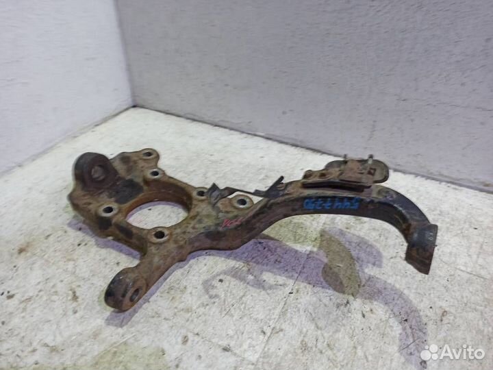 Кулак передний левый 400151LB0A