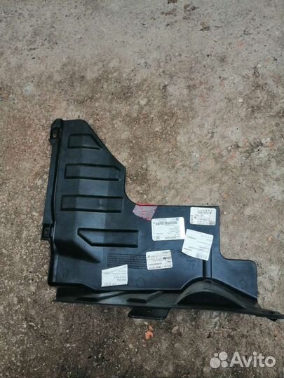 Продам пыльник двигателя Chevrolet Lacetti