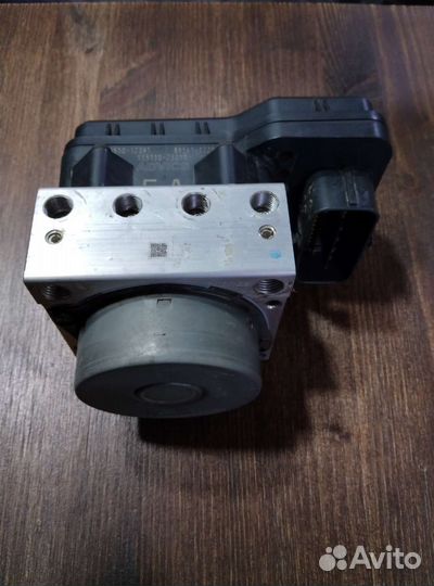 Блок абс Toyota Corolla 150/151 (2013)