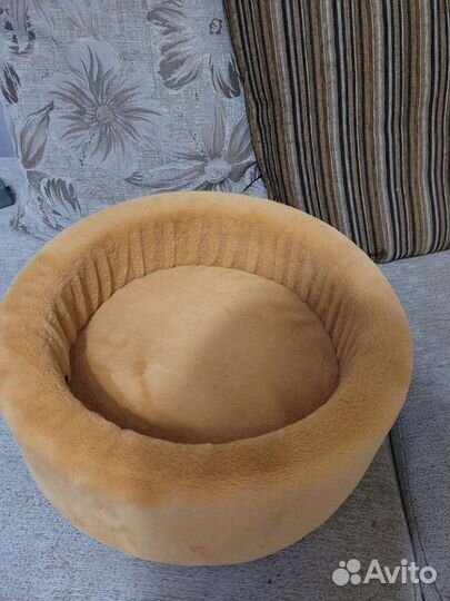 Лежанка для кошек бу
