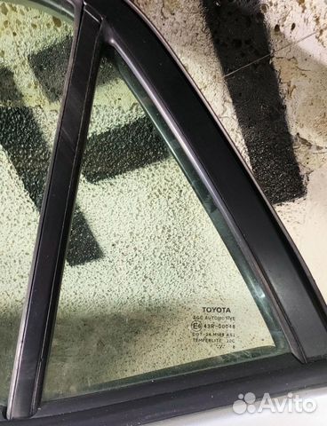 Форточка задней левой двери стекло Toyota Auris I