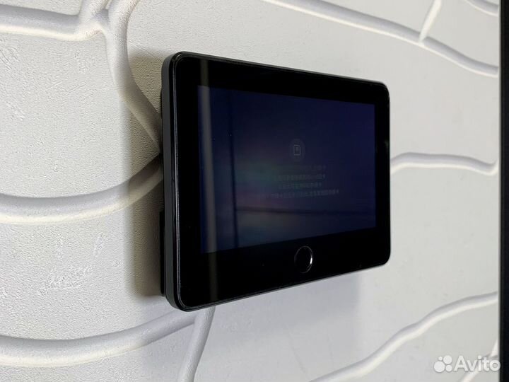 Входная дверь с электромагнитным замком