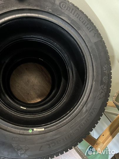 Continental ContiVikingContact 7 235/60 R18 107T