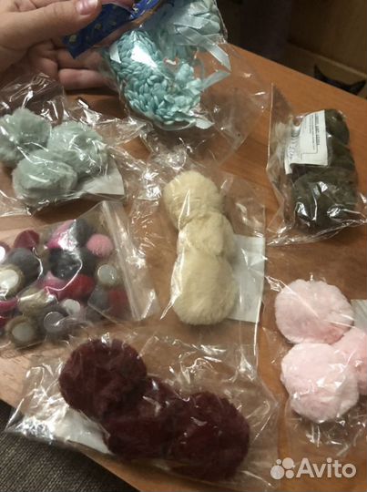 Помпоны и цветочки декоративные