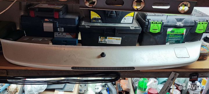 Спойлер Nissan Presage U30