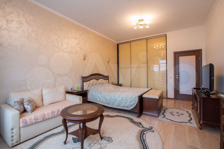 2-к. квартира, 90 м², 4/10 эт.