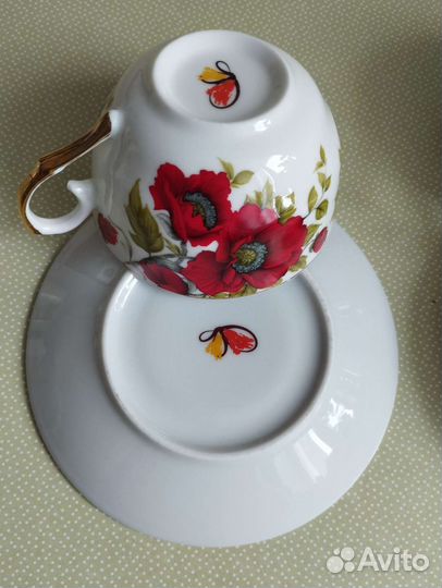 Две чайные пары с ложечками