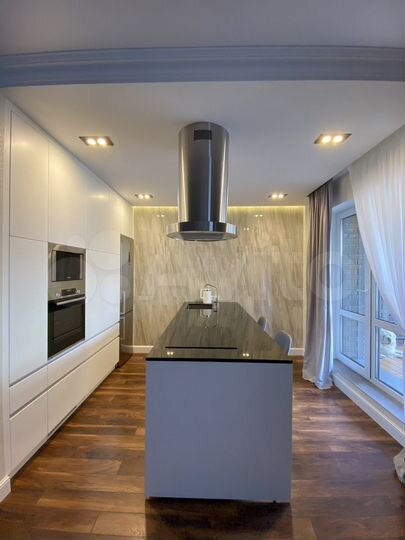 2-к. квартира, 83 м², 1/2 эт.