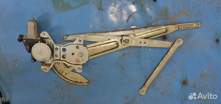 Судзуки SX4 стеклоподъемник