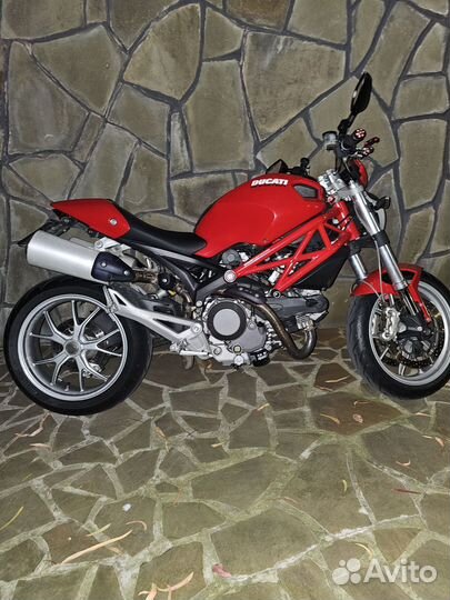 Ducati Monster 1100