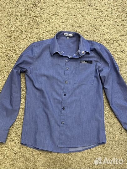 Рубашка, жилет, кроссовки