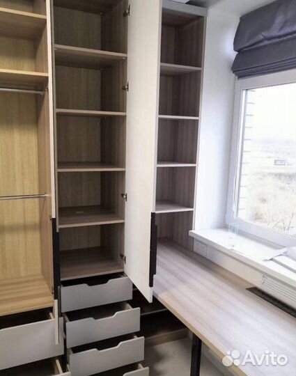 Рабочая зона у окна