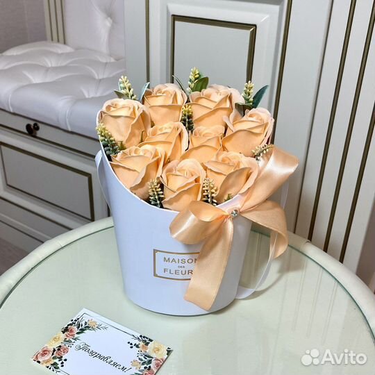 Букет из мыльных роз в овальной коробке