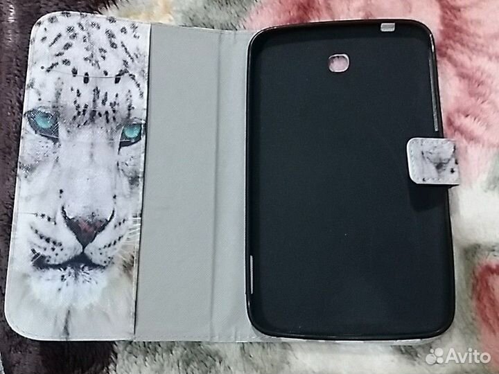 Чехлы на планшет