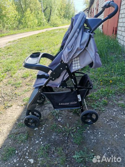 Прогулочная коляска складная