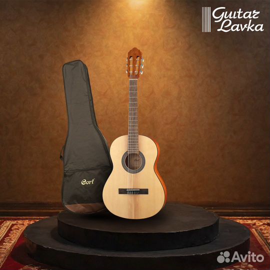 Классическая гитара из массива Cort 3/4, с чехлом