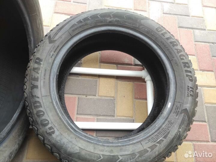 Goodyear Ultra Grip Ice Arctic 2 225/55 R17