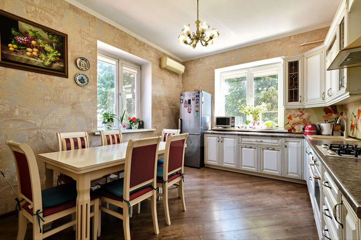 Дом 260 м² на участке 18 сот.