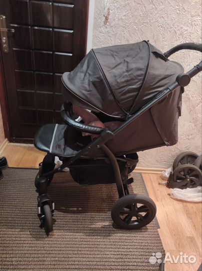 Прогулочная коляска внесезонная