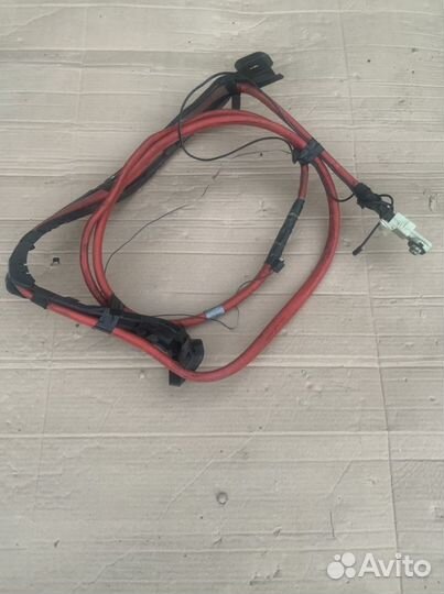 Плюсовой провод днища Bmw 5e60