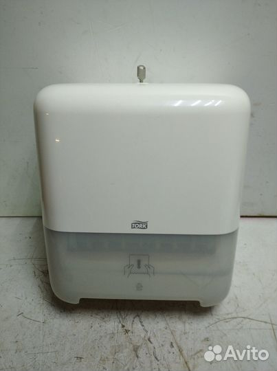 Диспенсер для бумажных полотенец H1 tork matic