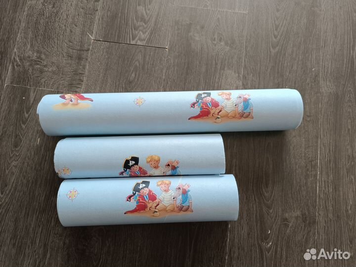 Остатки детских обоев, голубые с Питером пэном