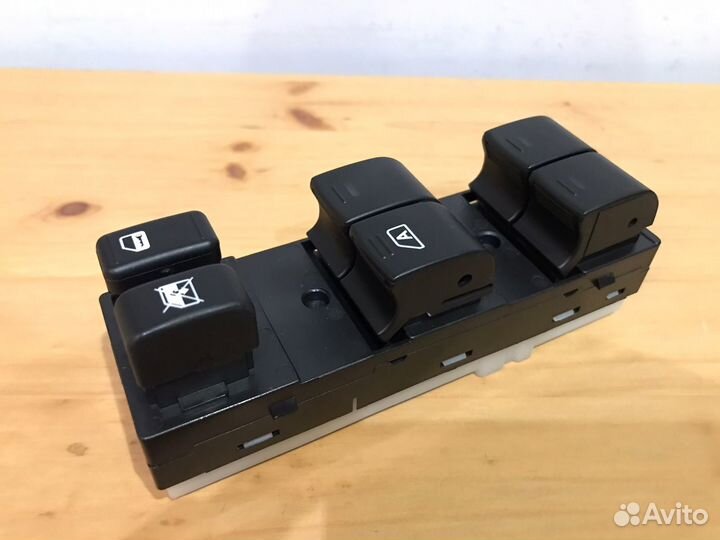 Кнопки стеклоподъемников Nissan Infiniti