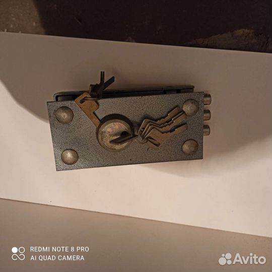 Замок гаражный накладной