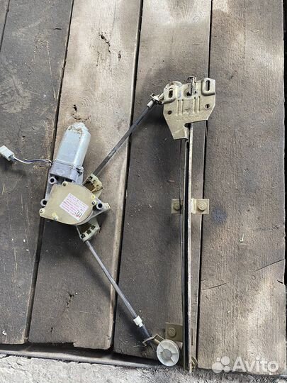 Стеклоподъемник передний правый на ваз