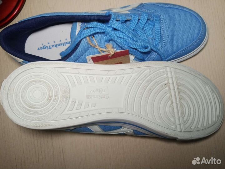 Кроссовки asics