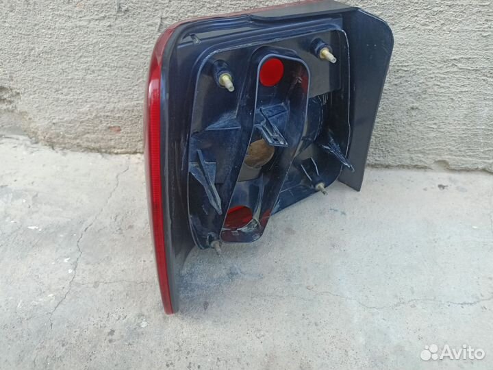Задний фонарь правый внешний Volvo S70
