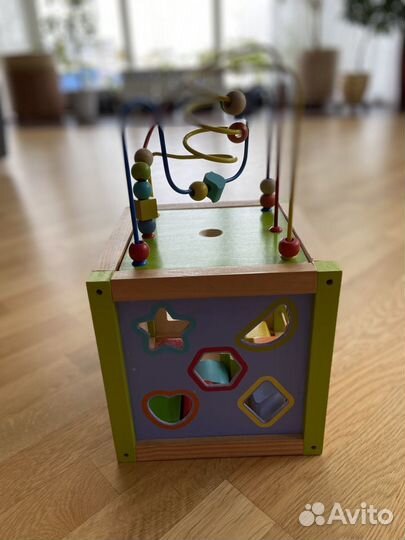 Развивающий деревянный куб-сортер