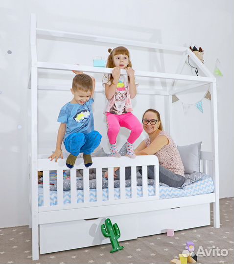 Кровать домик