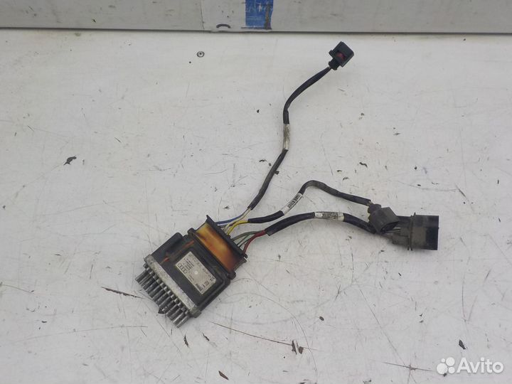 Блок управления вентиляторами Audi Q5 2008